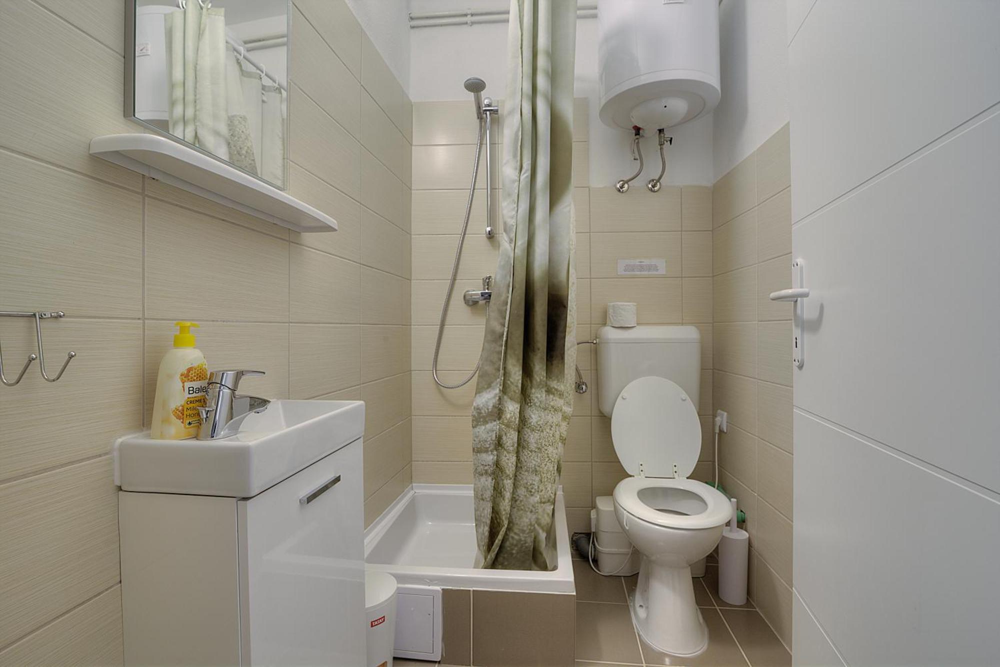 Apartments & Rooms Josephine Сень Экстерьер фото