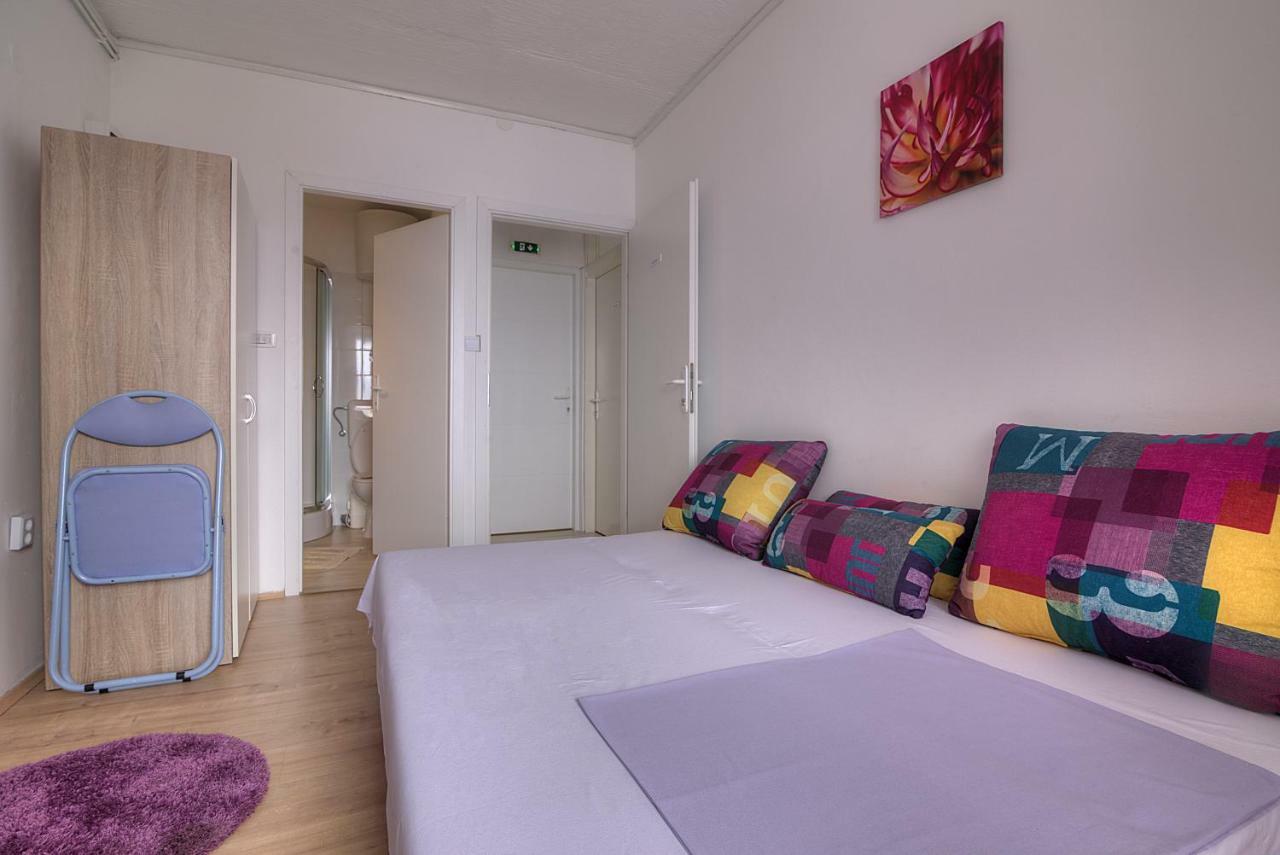Apartments & Rooms Josephine Сень Экстерьер фото