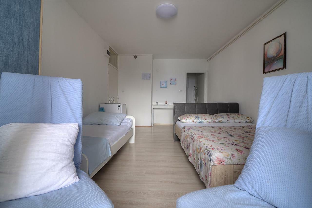 Apartments & Rooms Josephine Сень Экстерьер фото